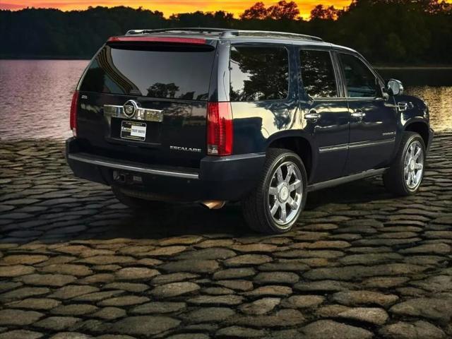 used 2007 Cadillac Escalade car, priced at $9,988