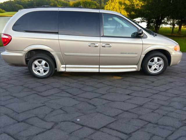 used 2007 Dodge Grand Caravan car, priced at $13,495