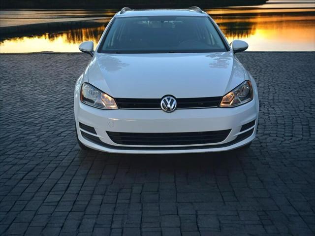 used 2015 Volkswagen Golf SportWagen car, priced at $11,995