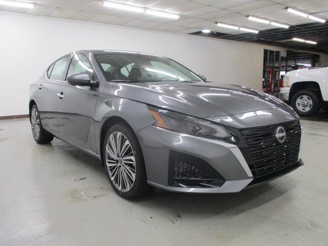 new 2025 Nissan Altima car, priced at $37,320