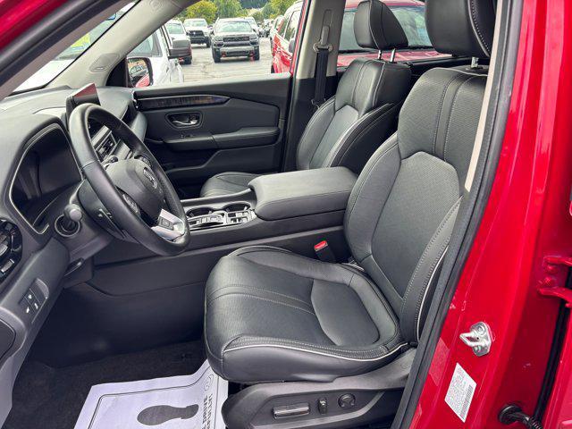 used 2025 Honda Pilot car, priced at $47,990