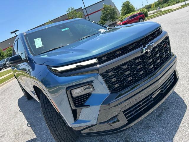 new 2025 Chevrolet Traverse car