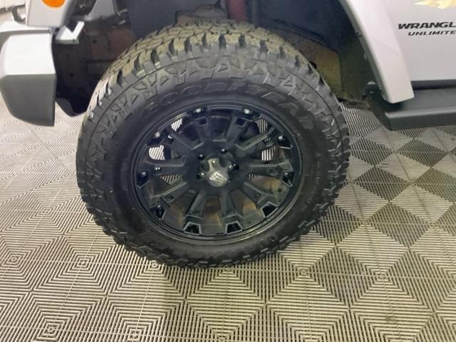 used 2014 Jeep Wrangler Unlimited car, priced at $13,372
