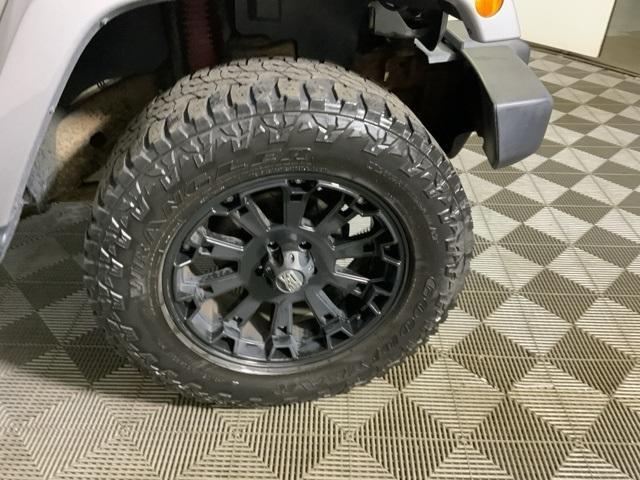 used 2014 Jeep Wrangler Unlimited car, priced at $13,372