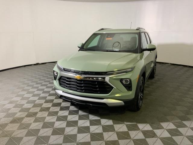 new 2025 Chevrolet TrailBlazer car, priced at $28,220