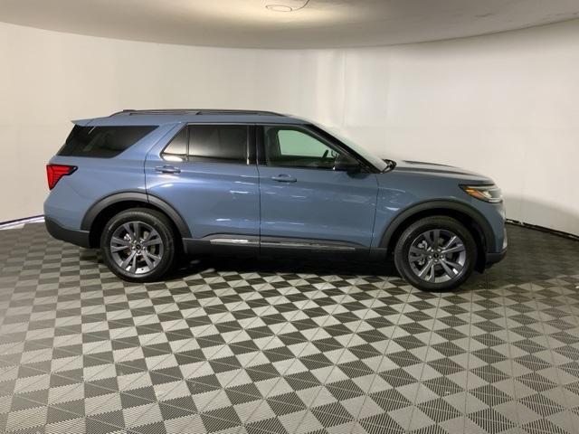 new 2025 Ford Explorer car, priced at $45,717
