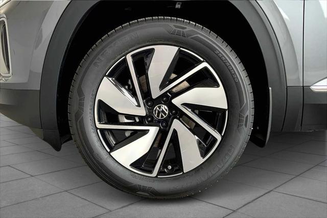 new 2025 Volkswagen Atlas car, priced at $49,355