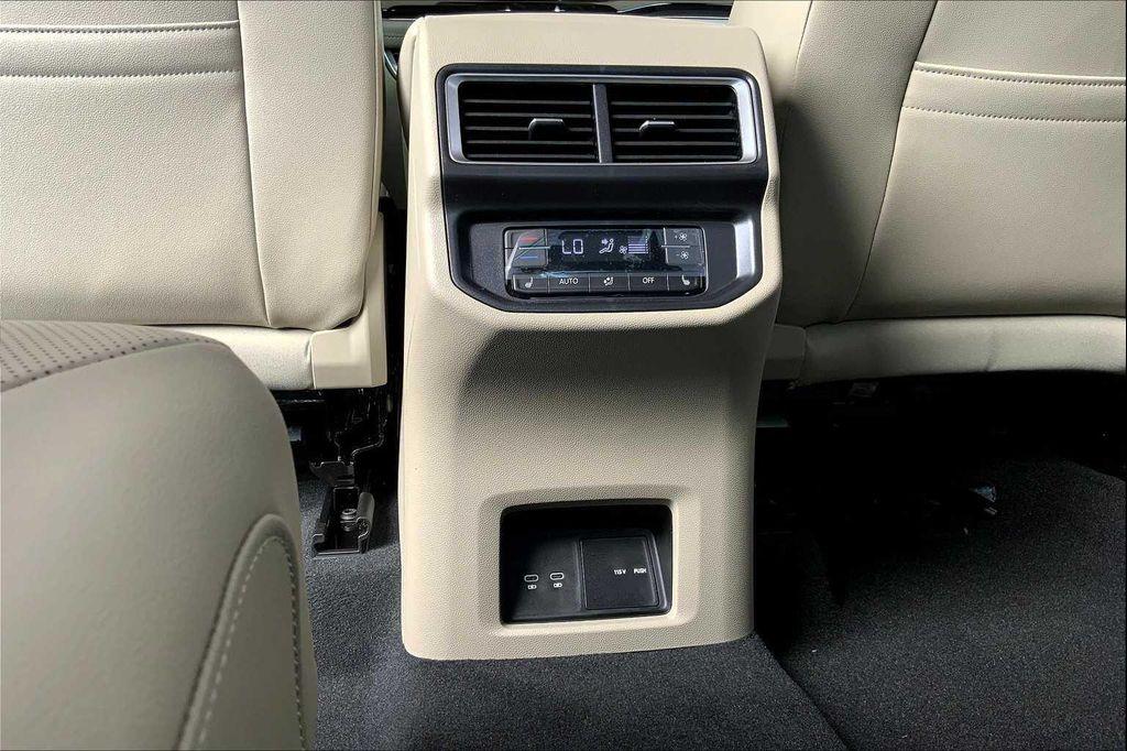 new 2026 Volkswagen Atlas car, priced at $56,099