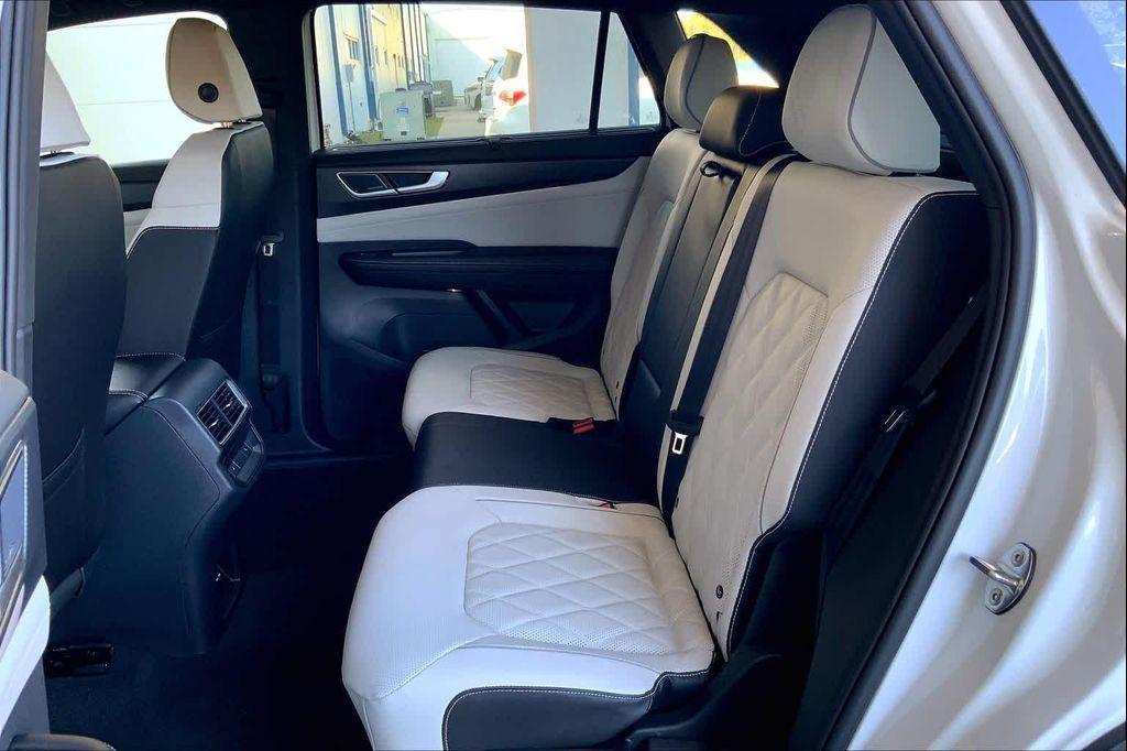 new 2026 Volkswagen Atlas Cross Sport car, priced at $54,617