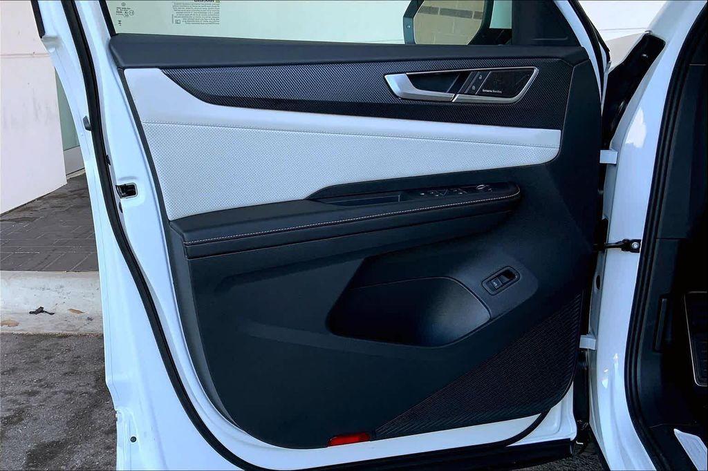 new 2026 Volkswagen Atlas Cross Sport car, priced at $54,617