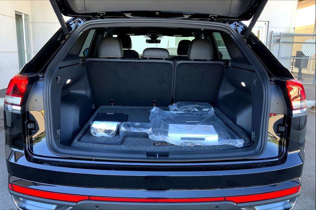 new 2026 Volkswagen Atlas Cross Sport car, priced at $44,899