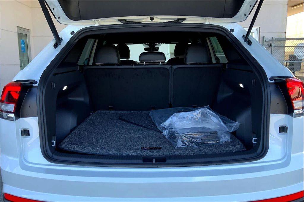 new 2026 Volkswagen Atlas Cross Sport car, priced at $39,988