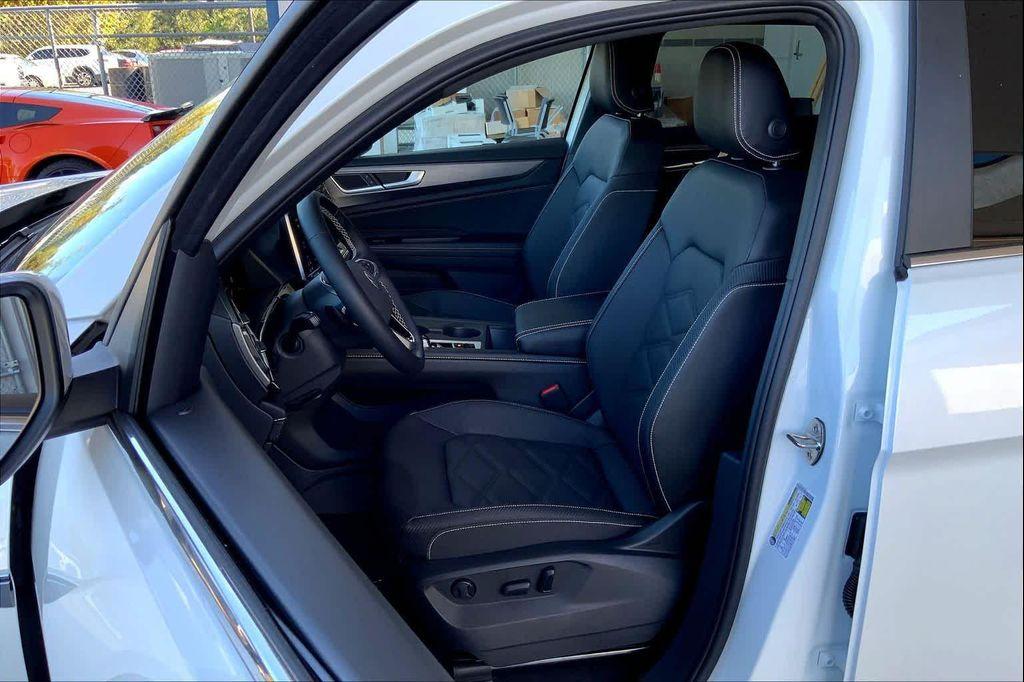 new 2026 Volkswagen Atlas Cross Sport car, priced at $39,988