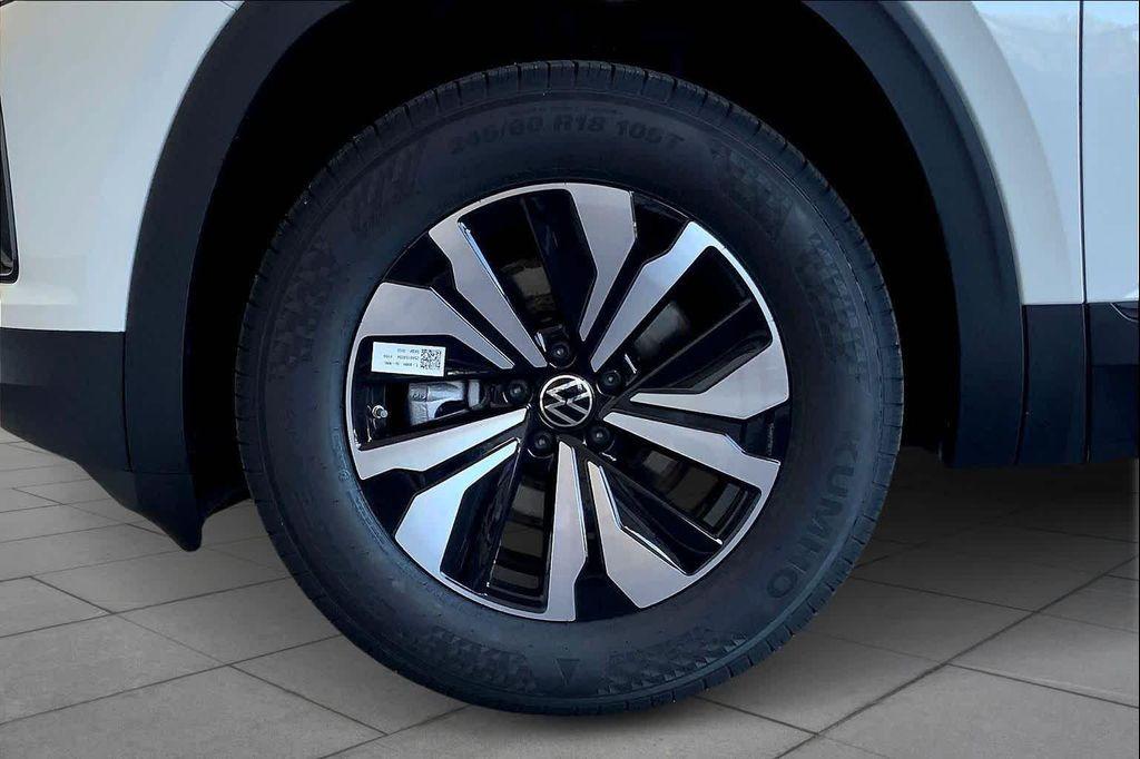 new 2026 Volkswagen Atlas Cross Sport car, priced at $39,988