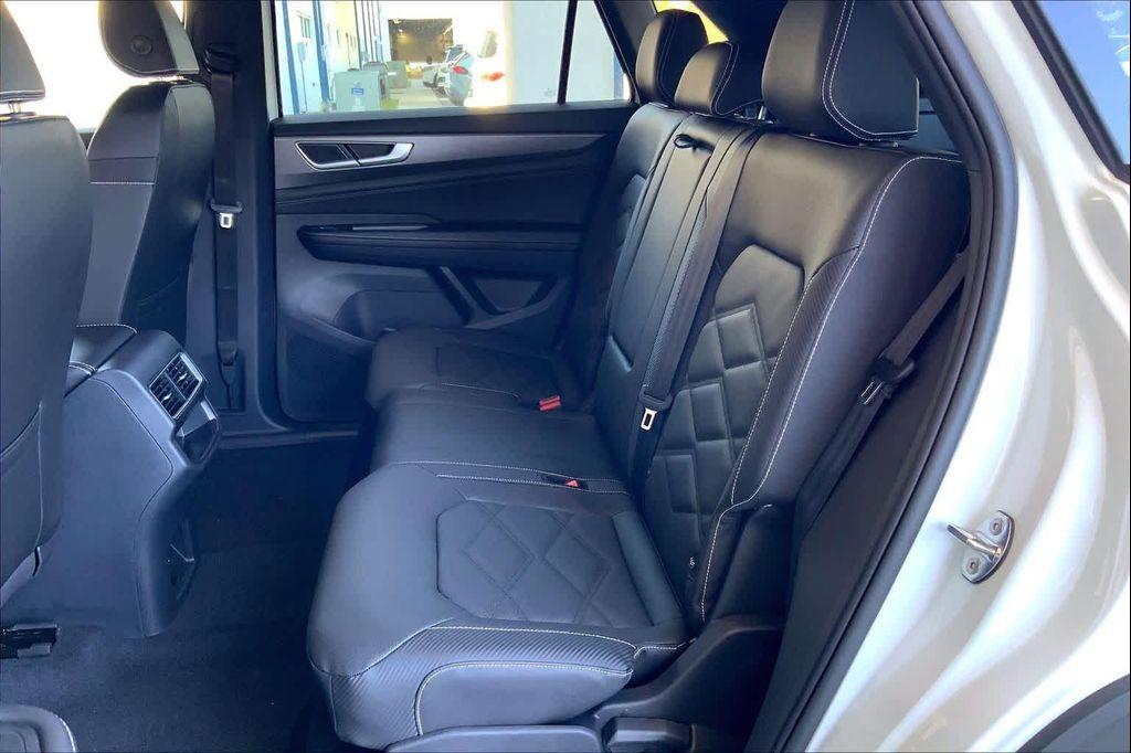 new 2026 Volkswagen Atlas Cross Sport car, priced at $39,988