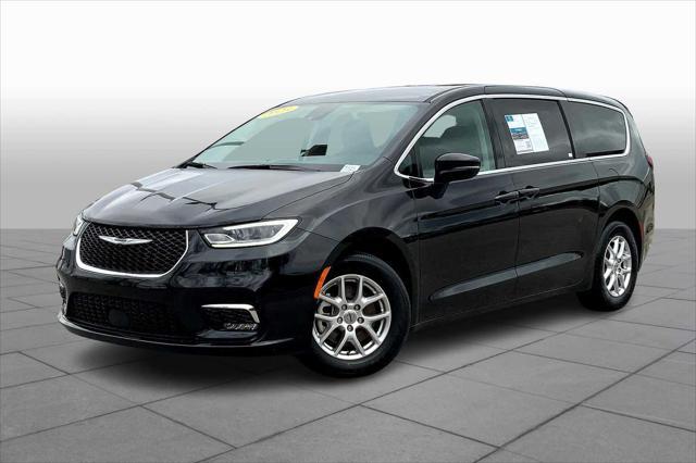 used 2023 Chrysler Pacifica car, priced at $25,400
