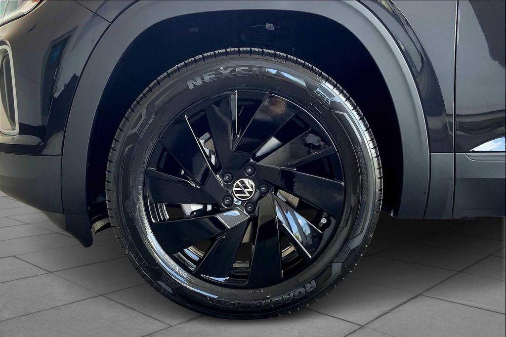 new 2026 Volkswagen Atlas car, priced at $45,660