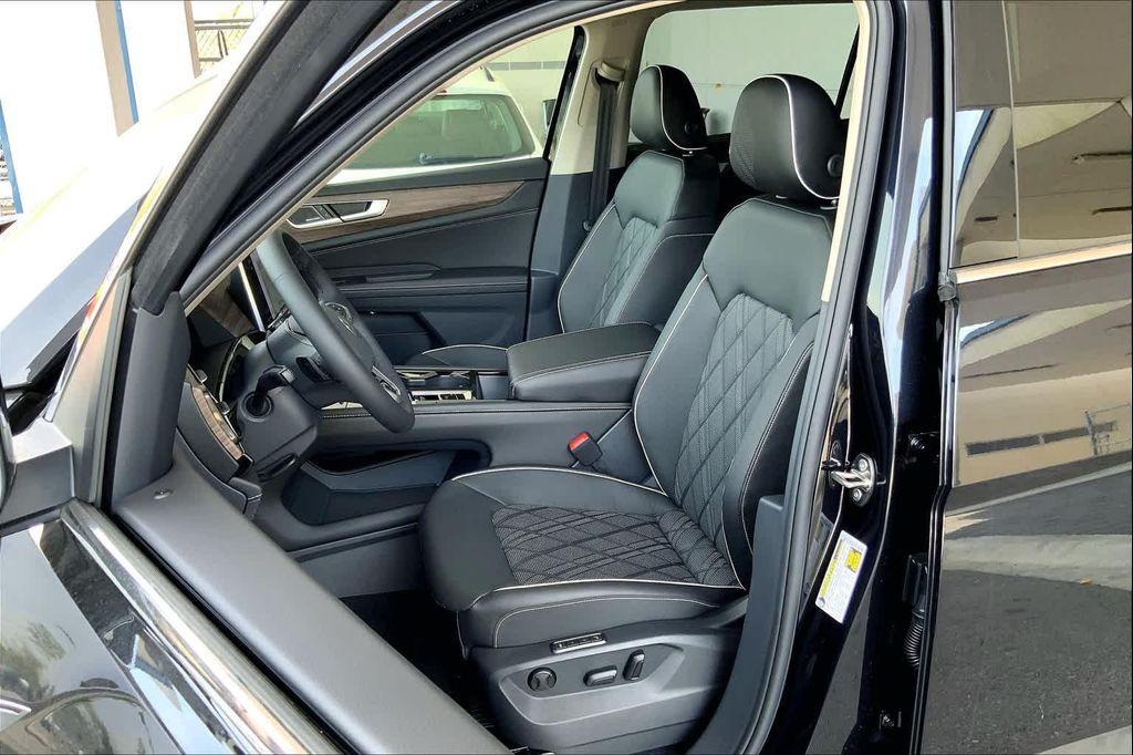 new 2025 Volkswagen Atlas car, priced at $54,966