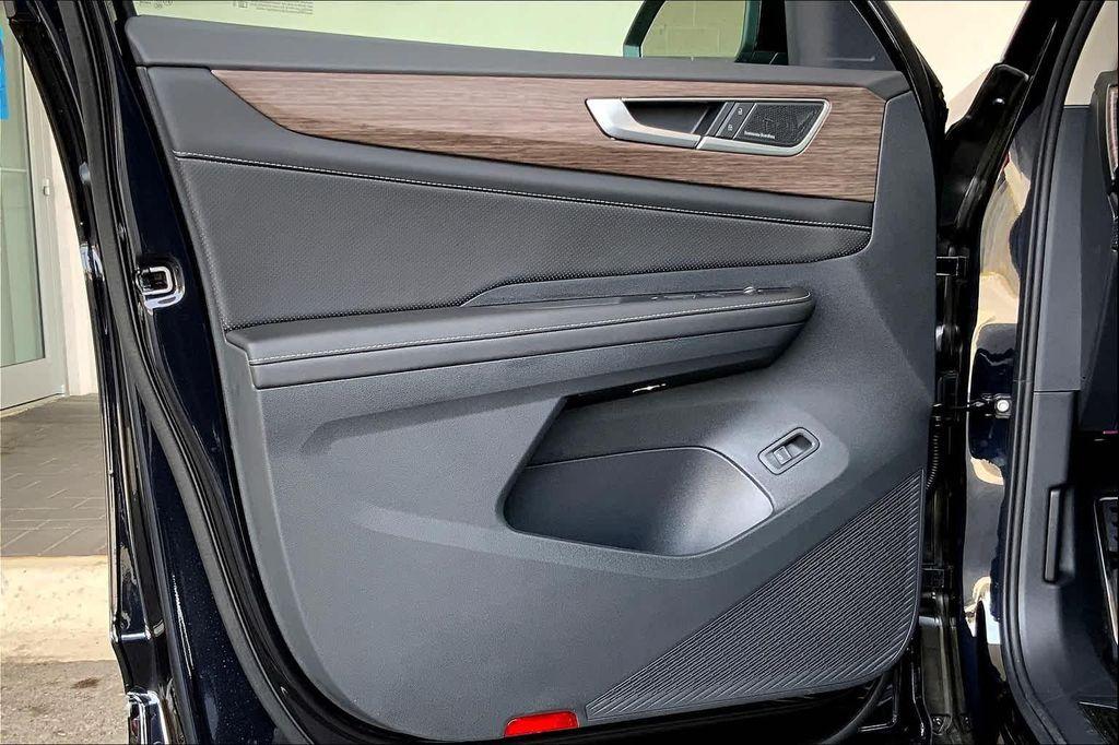 new 2025 Volkswagen Atlas car, priced at $54,966