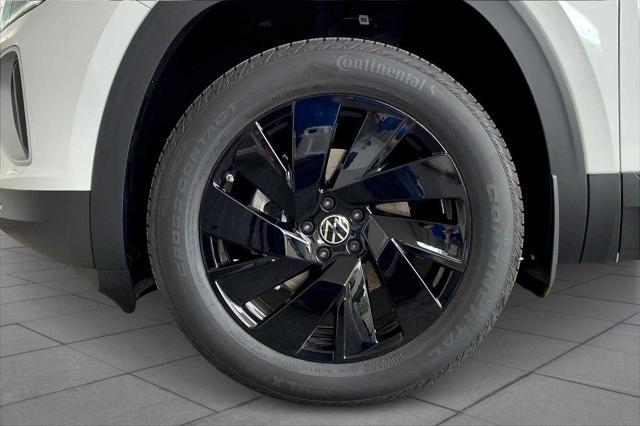 new 2025 Volkswagen Atlas car, priced at $46,073