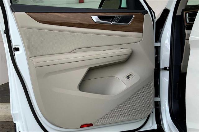 new 2025 Volkswagen Atlas car, priced at $46,073