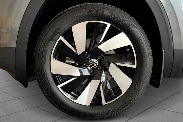 new 2025 Volkswagen Atlas Cross Sport car, priced at $44,855