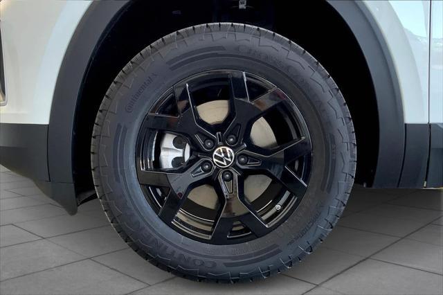 new 2025 Volkswagen Atlas car, priced at $47,946