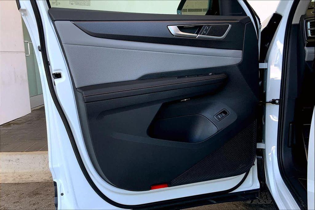 new 2025 Volkswagen Atlas car, priced at $48,368