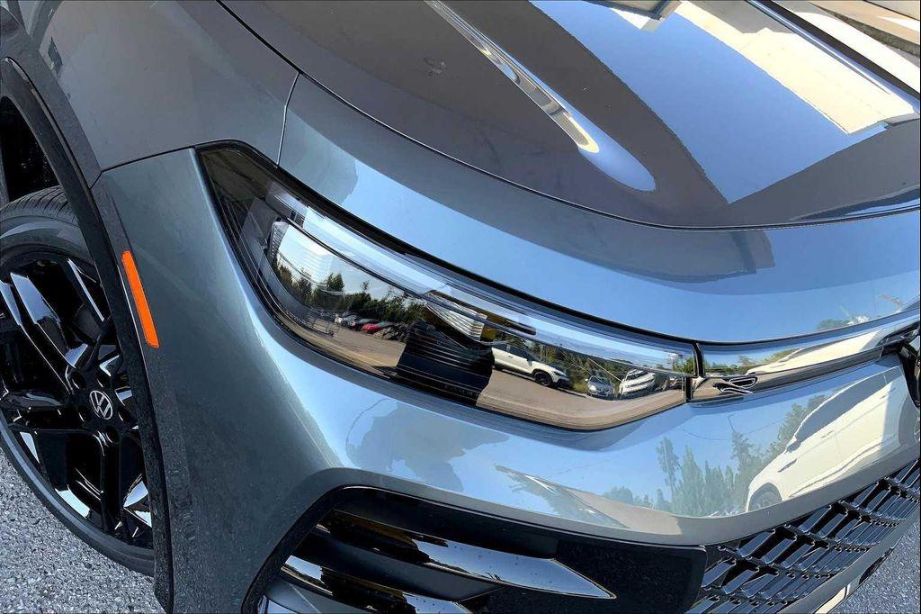 new 2025 Volkswagen Tiguan car, priced at $37,067