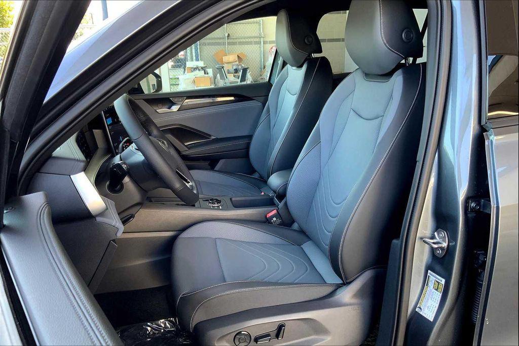 new 2025 Volkswagen Tiguan car, priced at $37,067