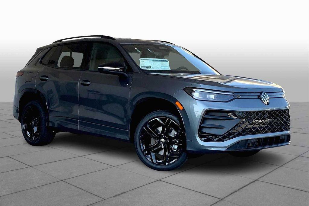 new 2025 Volkswagen Tiguan car, priced at $37,067