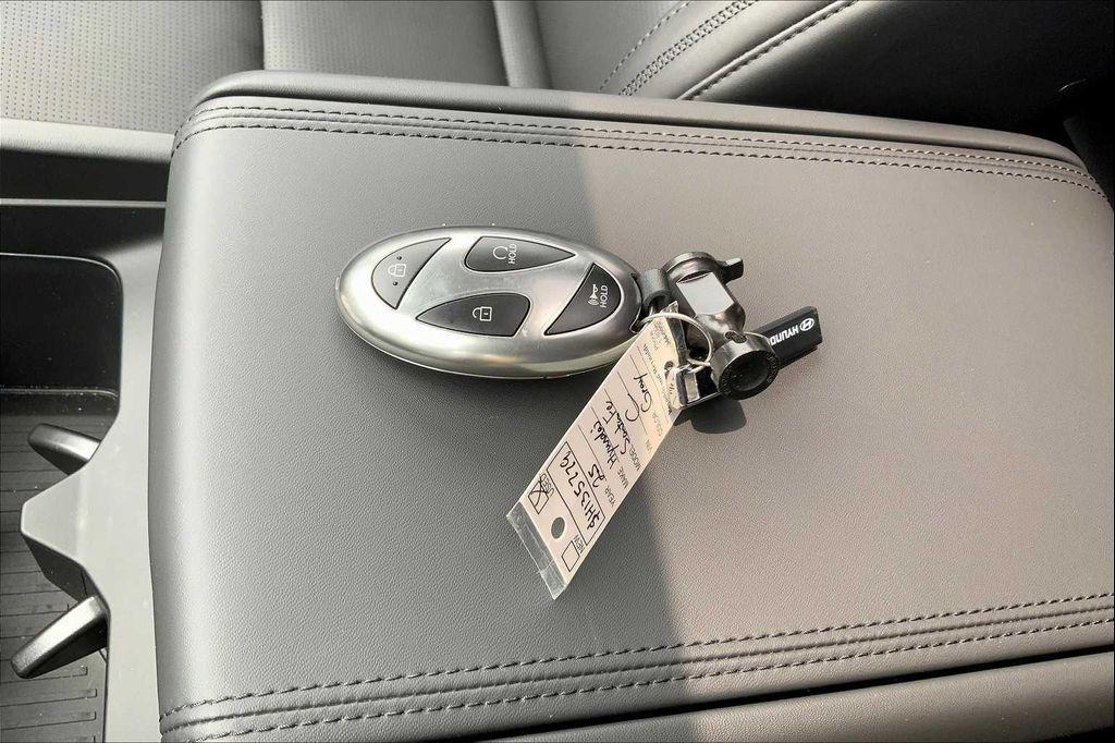 used 2025 Hyundai Santa Fe car, priced at $38,417