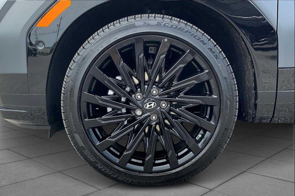 used 2025 Hyundai Santa Fe car, priced at $38,417