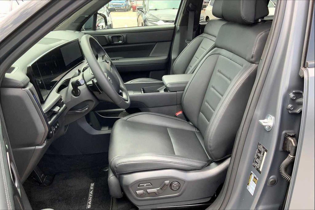 used 2025 Hyundai Santa Fe car, priced at $38,417