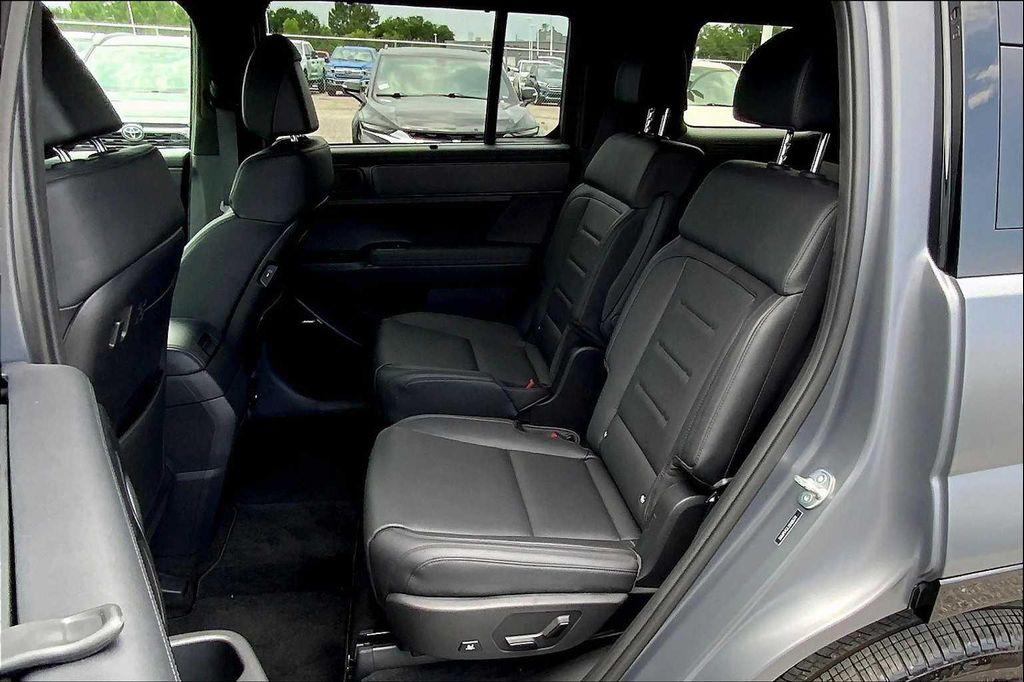 used 2025 Hyundai Santa Fe car, priced at $38,417