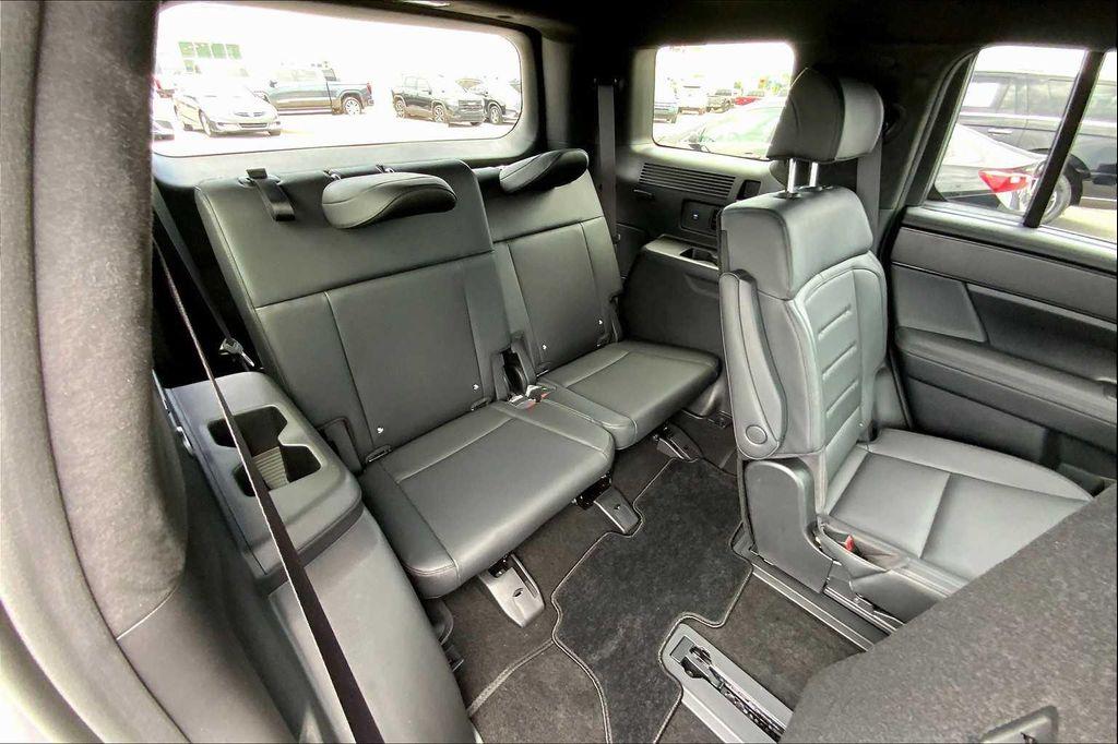 used 2025 Hyundai Santa Fe car, priced at $38,417