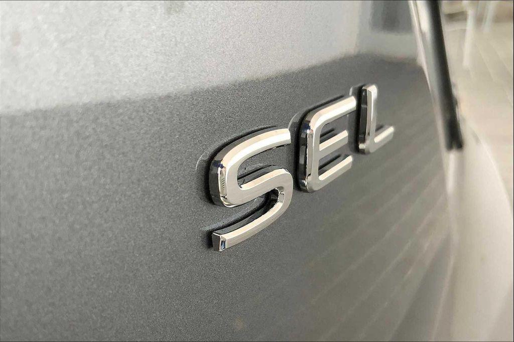 new 2025 Volkswagen Atlas car, priced at $53,761