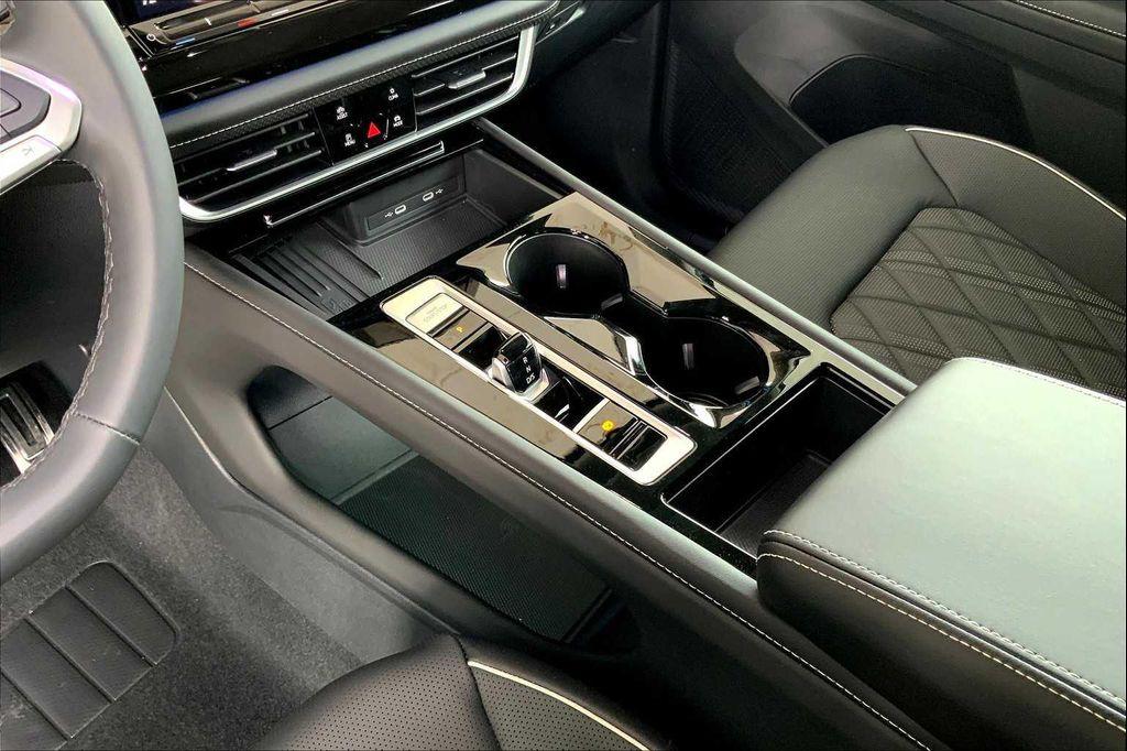 new 2025 Volkswagen Atlas car, priced at $53,761