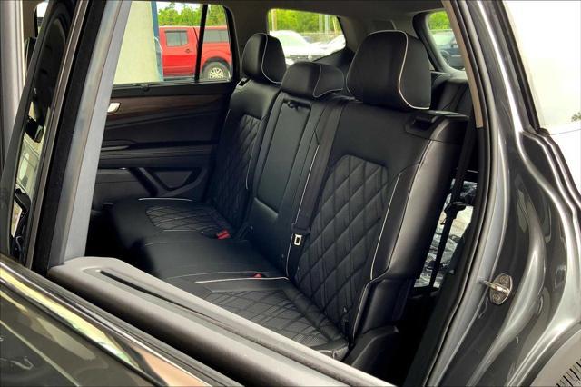 new 2025 Volkswagen Atlas car, priced at $54,262