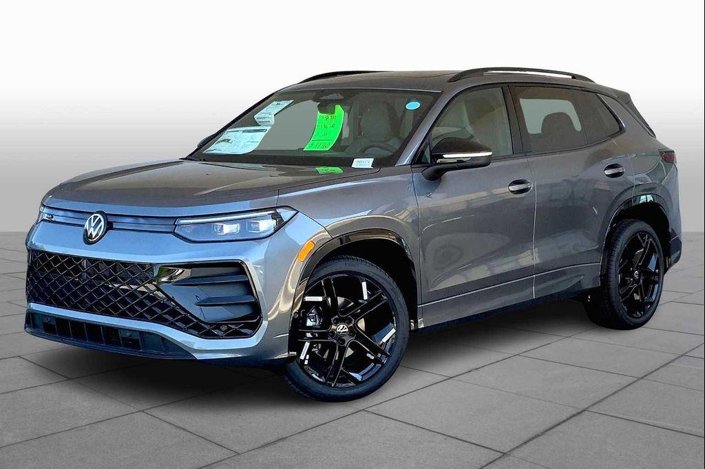 new 2025 Volkswagen Tiguan car, priced at $35,645