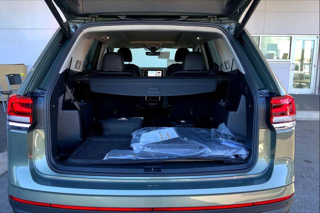 new 2026 Volkswagen Atlas car, priced at $46,744