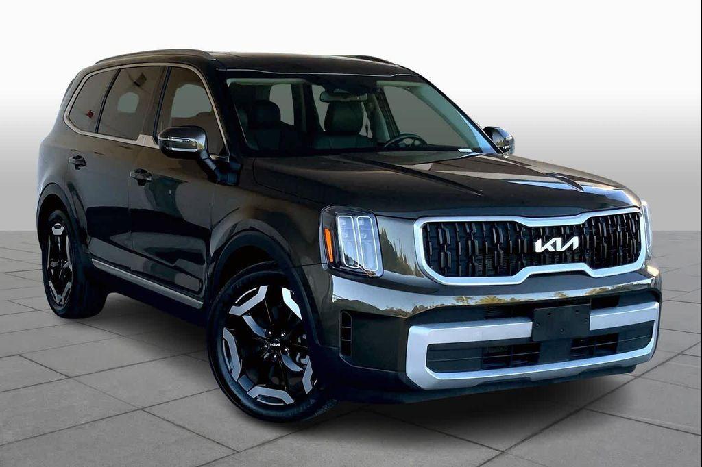 used 2023 Kia Telluride car, priced at $33,390