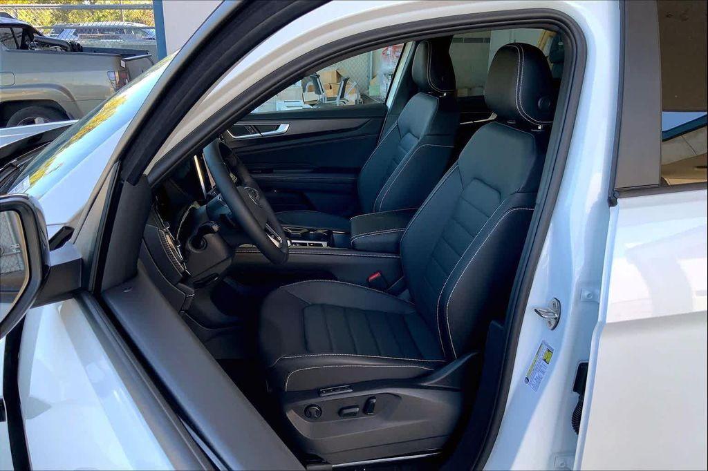 new 2026 Volkswagen Atlas Cross Sport car, priced at $51,718