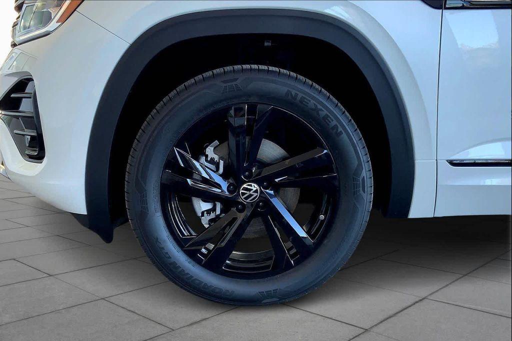 new 2026 Volkswagen Atlas Cross Sport car, priced at $51,718