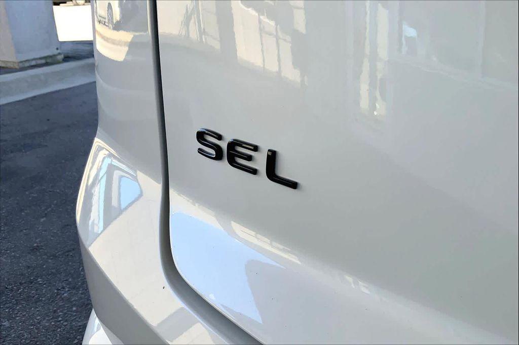 new 2026 Volkswagen Atlas Cross Sport car, priced at $51,718