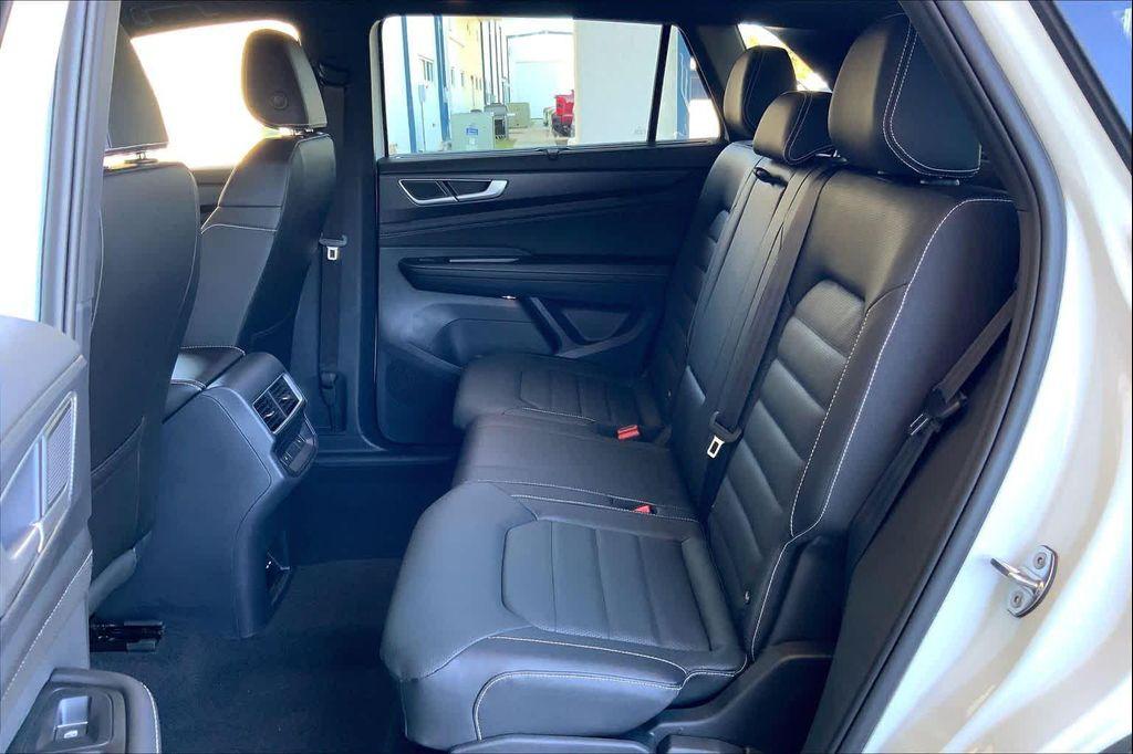 new 2026 Volkswagen Atlas Cross Sport car, priced at $51,718