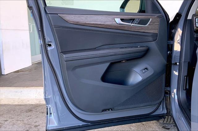 new 2025 Volkswagen Atlas car, priced at $49,878