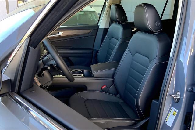 new 2025 Volkswagen Atlas car, priced at $49,878