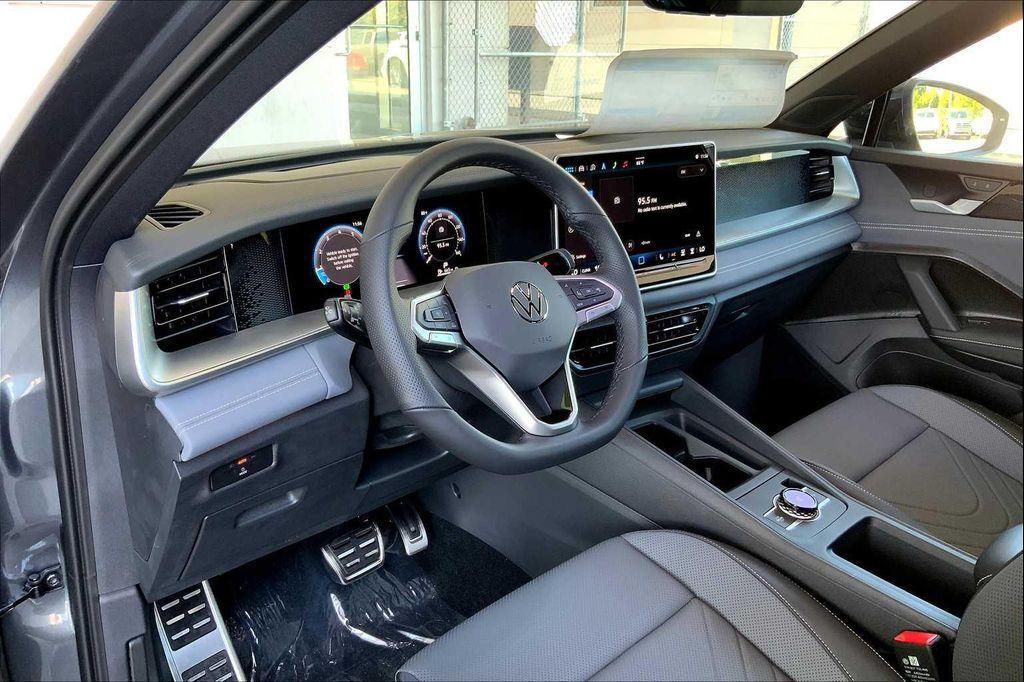 new 2025 Volkswagen Tiguan car, priced at $35,659