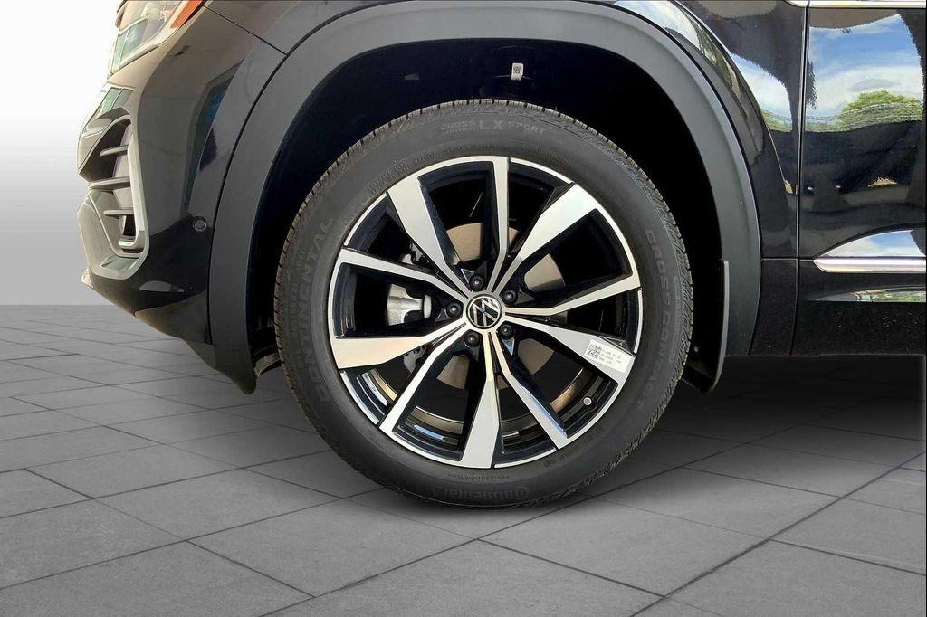 new 2025 Volkswagen Atlas Cross Sport car, priced at $52,711